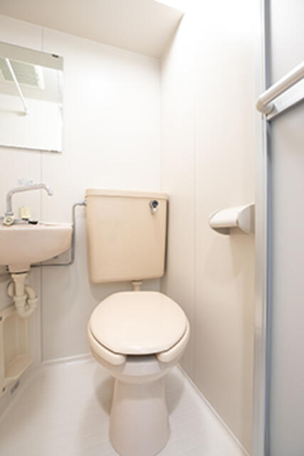 トイレ　※写真は同タイプ住戸です。