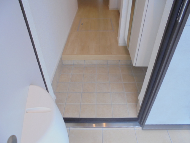 玄関　同タイプ写真