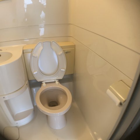 トイレ　浴室内にトイレがあります☆