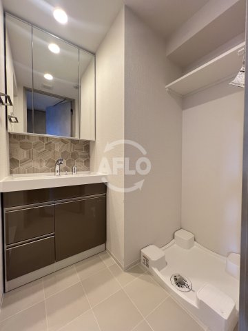 洗面設備　エスリードレジデンス大阪福島シティスクエア　洗面所