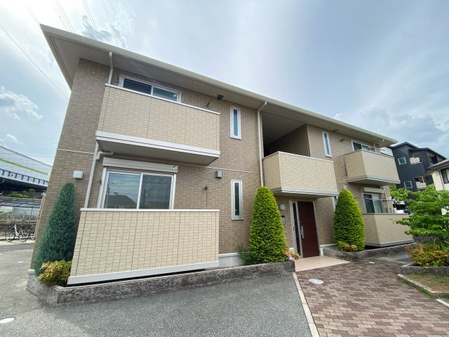 建物外観　安心のオートロック付き♪