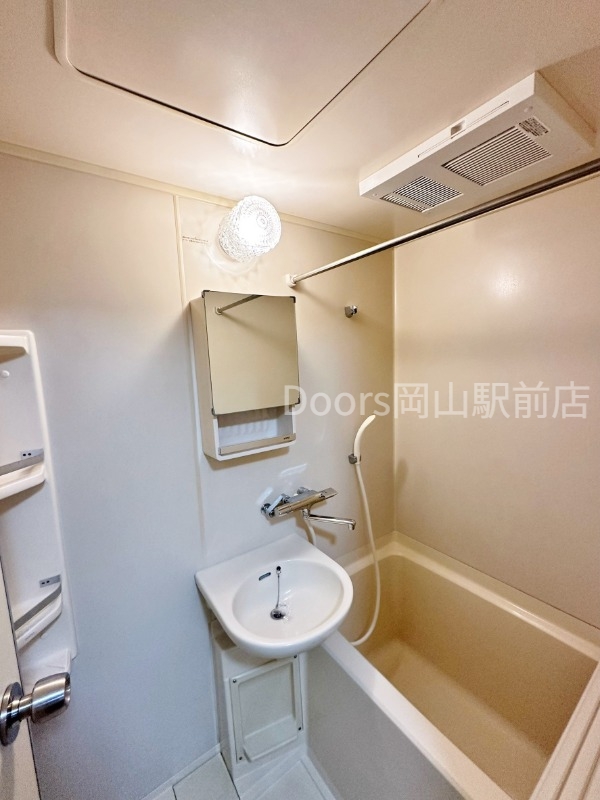 バス・シャワールーム　※他号室の写真になります