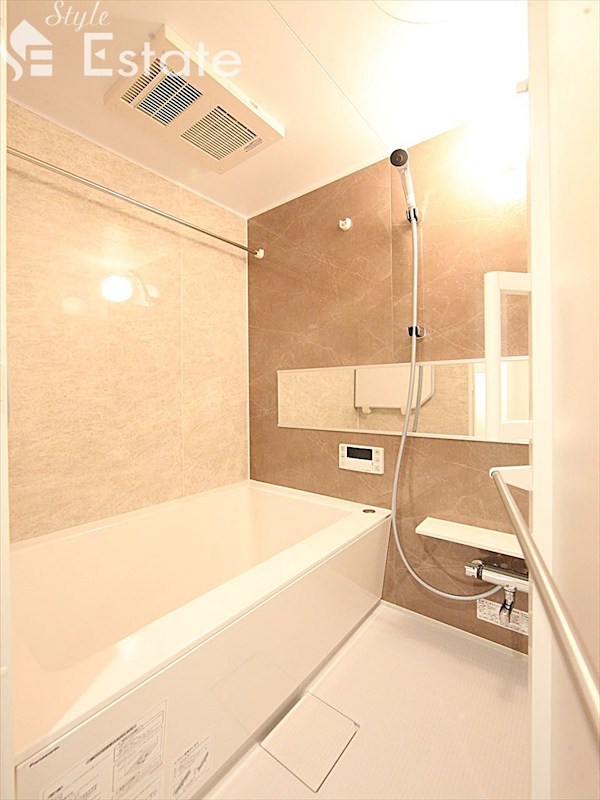 バス・シャワールーム　バスルーム