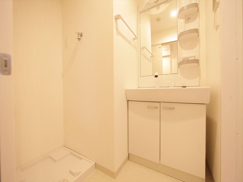 洗面設備　脱衣所　独立洗面台（シャンプードレッサー付）