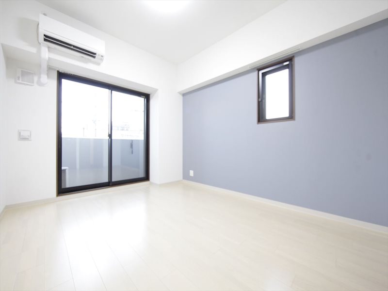 その他部屋・スペース　洋室8.28帖　エアコン完備　南向バルコニー　収納充実