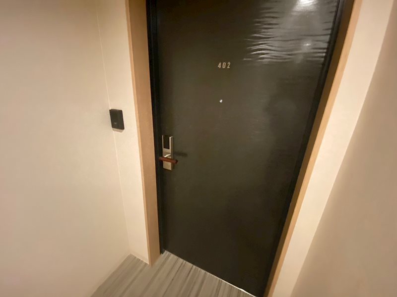 玄関　※402号室