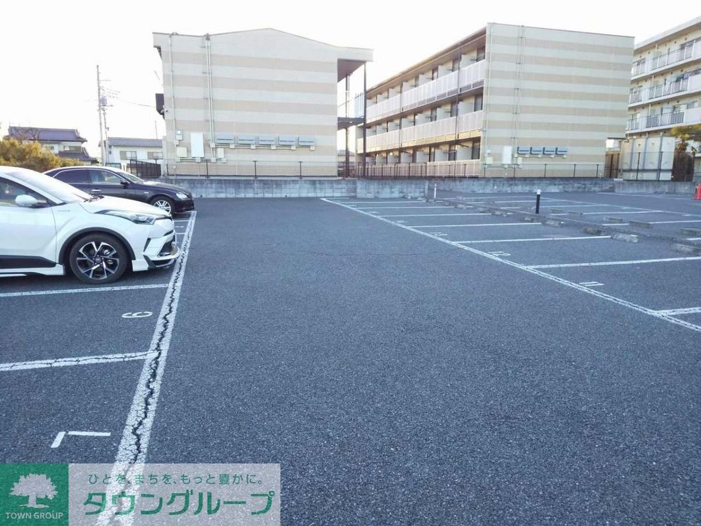 駐車場　駐車場