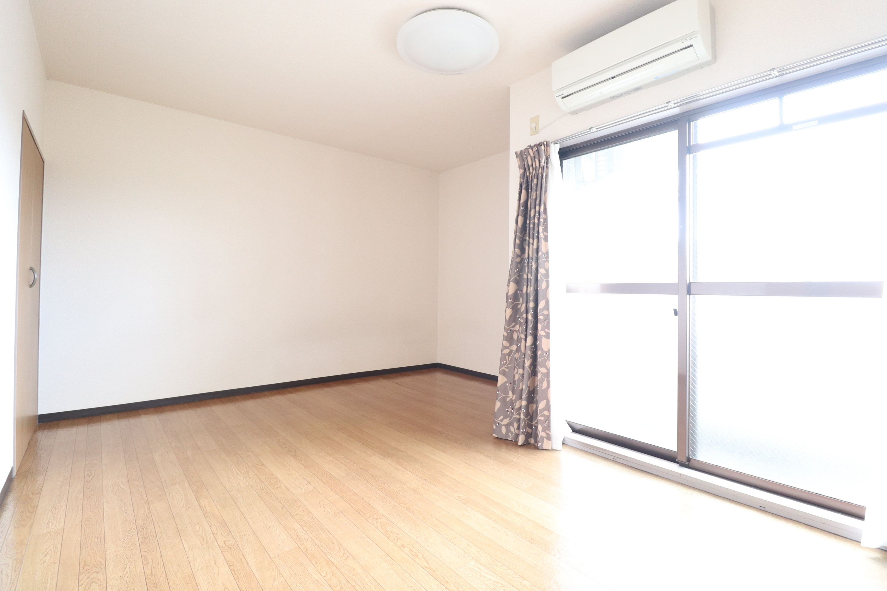 居室・リビング　9帖のお部屋♪