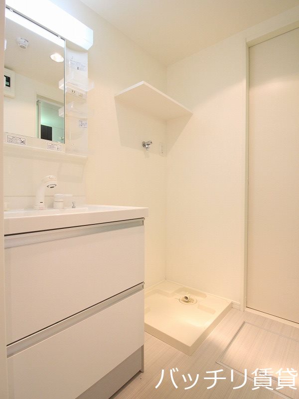 洗面設備　別号室タイプの為、現状を優先致します。