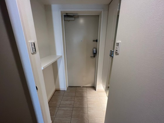 玄関　※別部屋の写真です