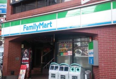 コンビニ　ファミリーマート六本木東店（コンビニ）まで414m