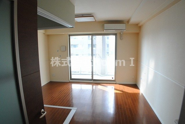 居室・リビング　ゆったり過ごせる居間です