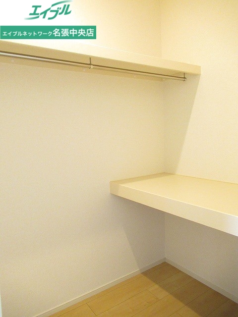 収納　同型参考写真