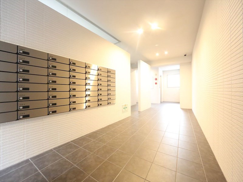 エントランス　エントランス　オートロック　防犯カメラ