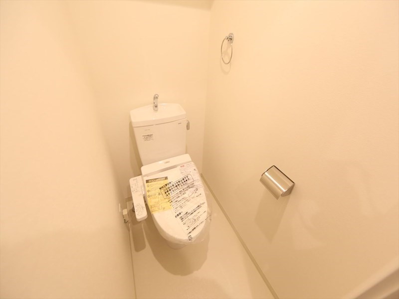 トイレ　温水洗浄暖房便座付トイレ