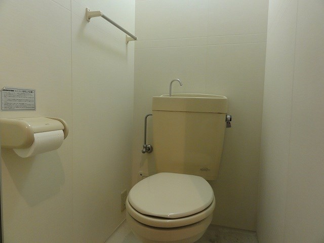 トイレ　別号室参考写真