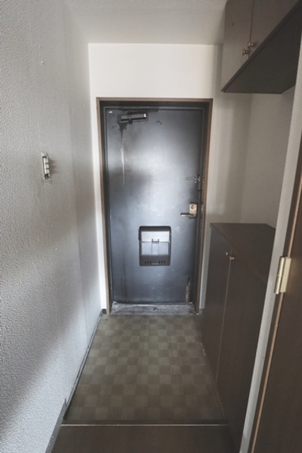 玄関　※同物件別部屋参考写真