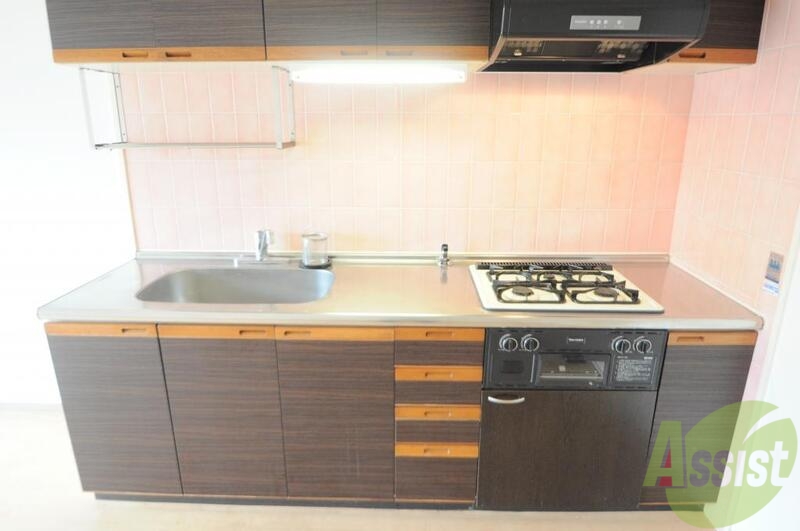 キッチン　嬉しい３口コンロですこれで手際よくお料理できちゃいますね