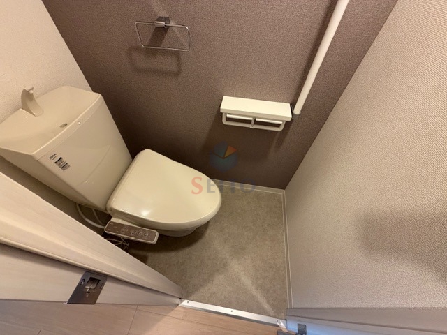 トイレ　別階の参考写真になります