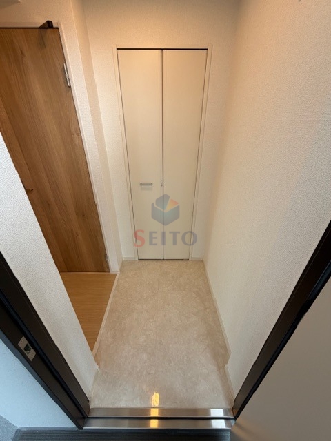 玄関　別階の参考写真になります