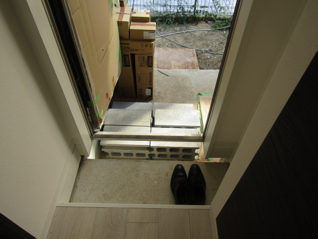 玄関　※同物件の別部屋の写真です。