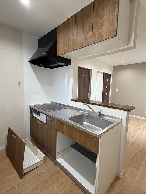キッチン　建築中のお部屋です