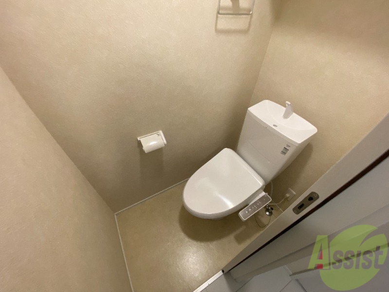 トイレ　嬉しいウォシュレット機能付きです。シャワートイレは便利ですね