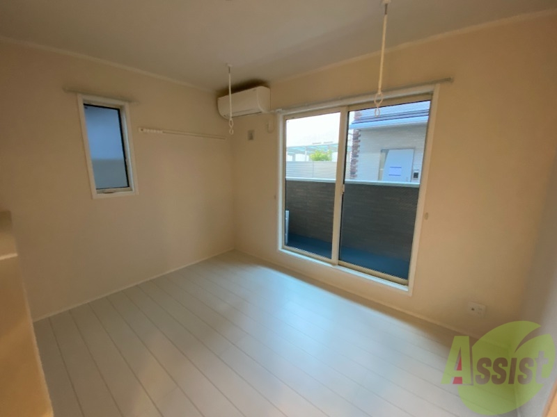 その他部屋・スペース　写真は角部屋のものです。実際に小窓はありません。