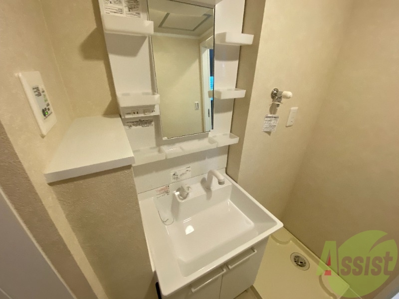 洗面設備　洗面台は独立しています。朝の身支度はこちらでどうぞ～