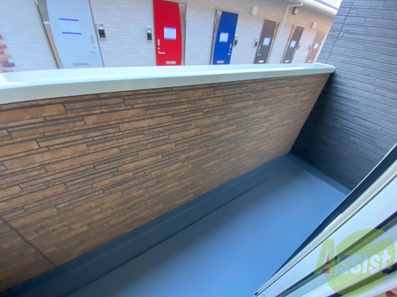 バルコニー　バルコニーは幅もしっかりあって洗濯物がはかどりそうですね。