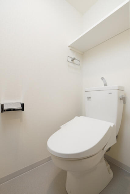 トイレ　※写真は同タイプ住戸です。