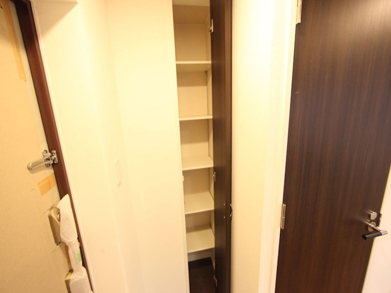 玄関　玄関　シューズボックス付