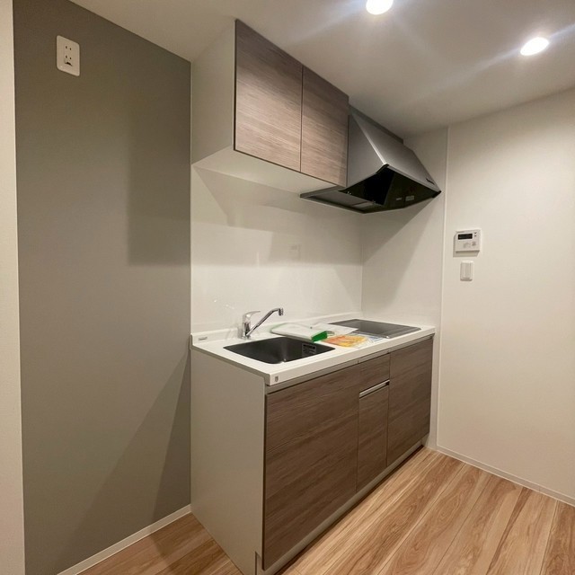 キッチン　（参考）他室の写真を使用しています。現況優先となります。