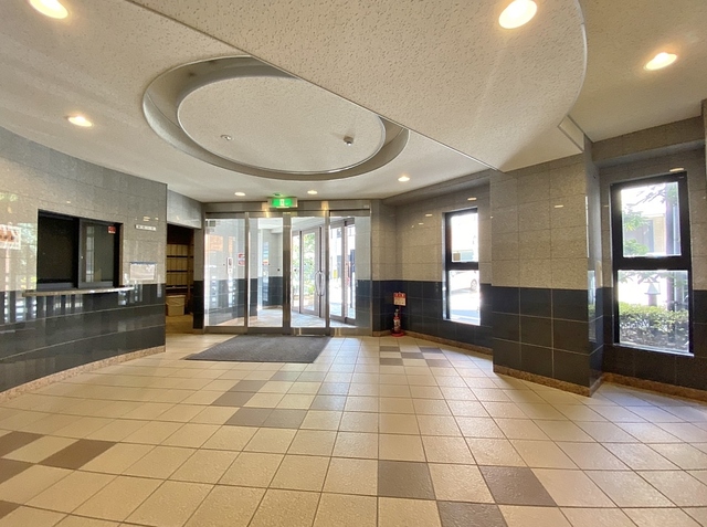 ロビー　リビー