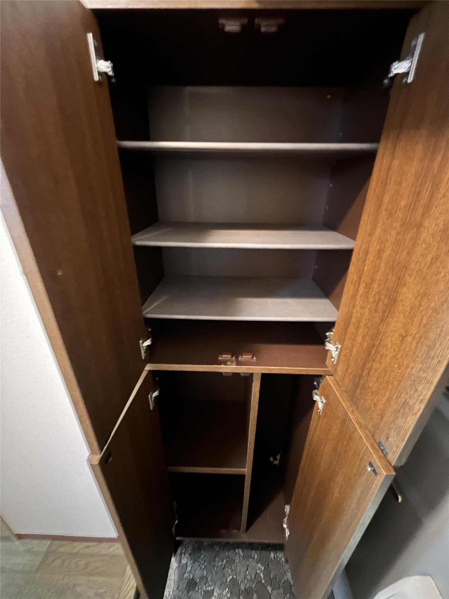 玄関　写真は別部屋です。