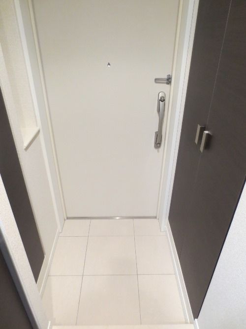 玄関　お部屋探しは株式会社　タウンハウジング　までお気軽にお問合…