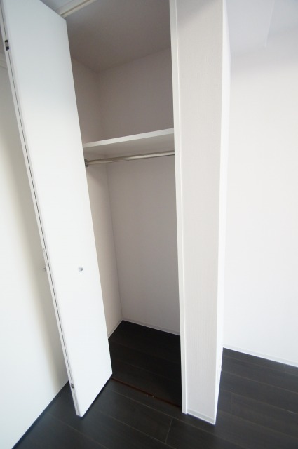 収納　ハンガーパイプ付きのクローゼット