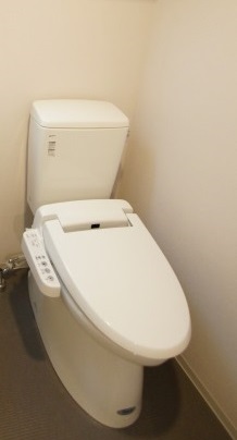 トイレ　温水洗浄便座
