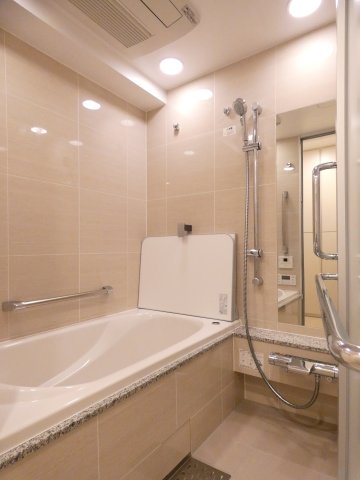 バス・シャワールーム　バス