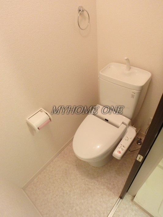 トイレ　温水洗浄便座