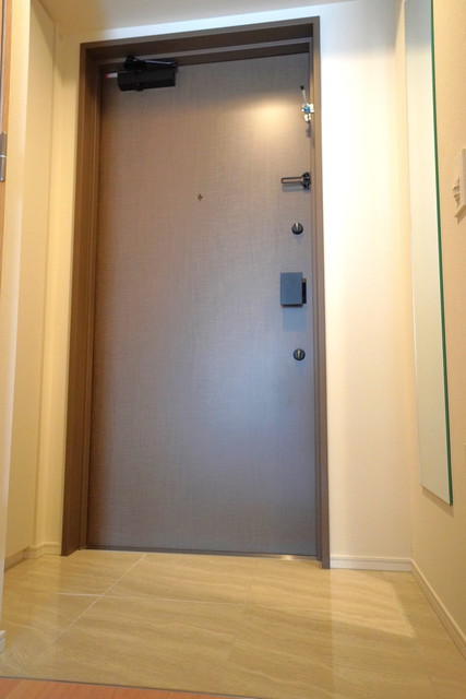 玄関　※写真は同タイプ住戸です。