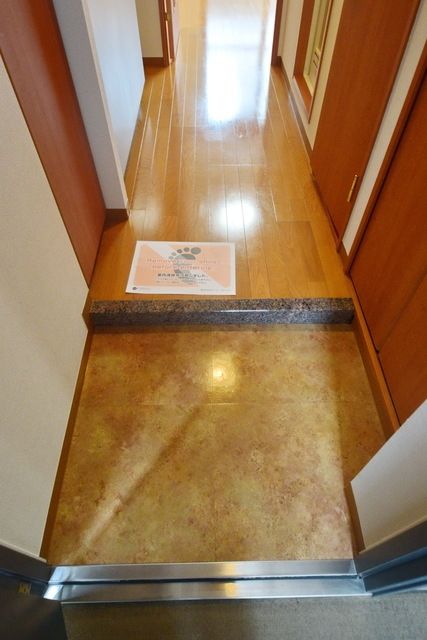 玄関　タウンハウジング府中店まで