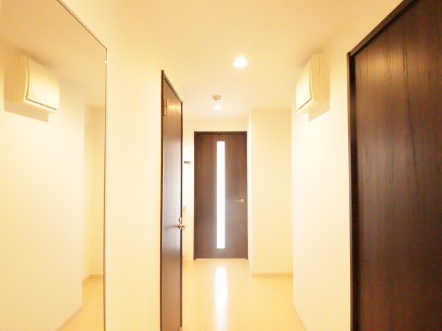 玄関　※別室の参考写真の為、現況優先です。