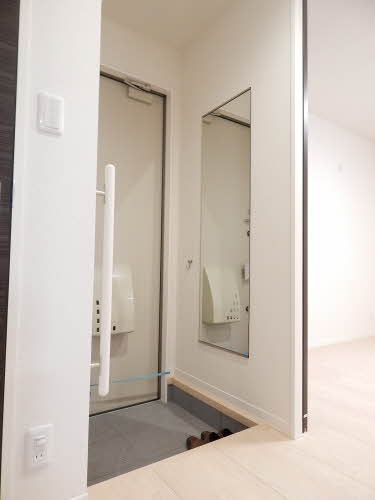 玄関　Ｒｅｉｃｈ Ｗｅｒｄｅｎ（ライヒヴェルデン） ＊ A0101