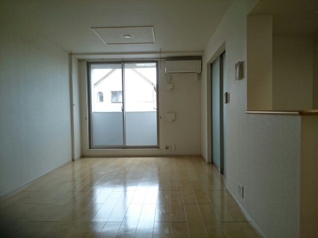 居室・リビング　使いやすい居間です