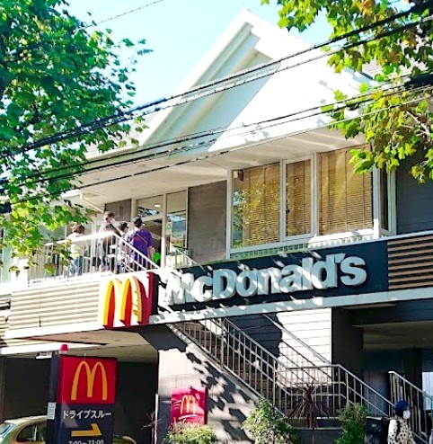 飲食店　マクドナルド富士街道石神井店（飲食店）まで750m