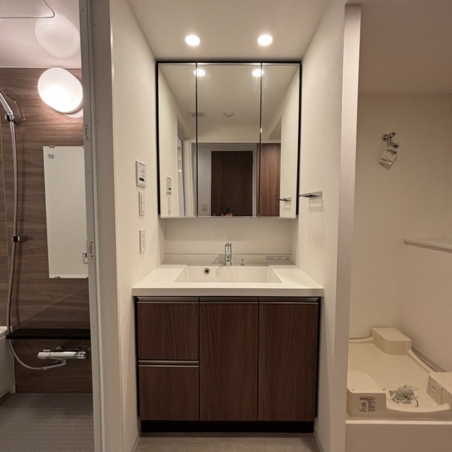 洗面設備　※写真は同タイプ住戸です。