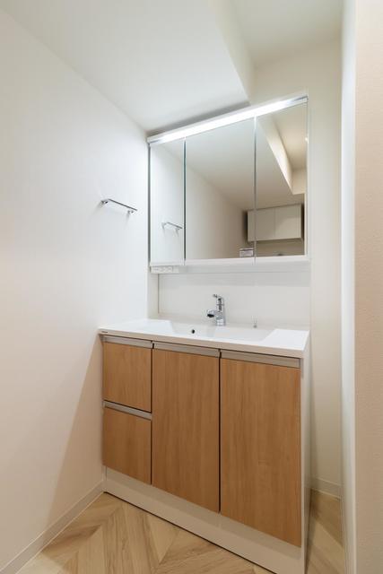 洗面設備　※写真は同タイプ住戸です。
