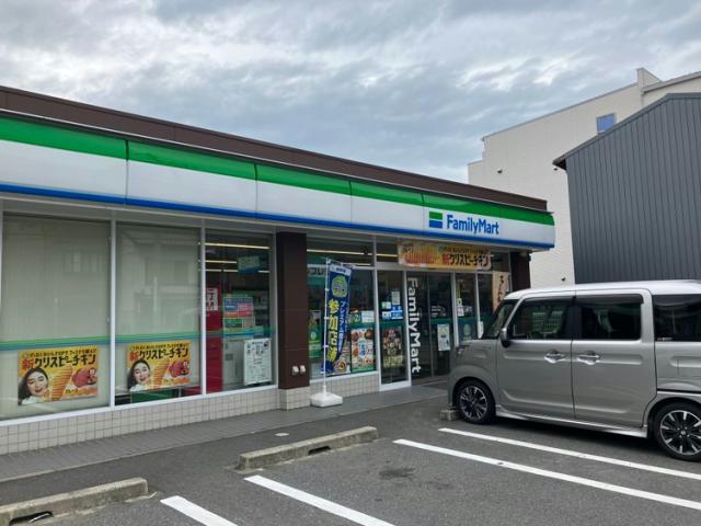 コンビニ　ファミリーマート熱田切戸町店（コンビニ）まで598m