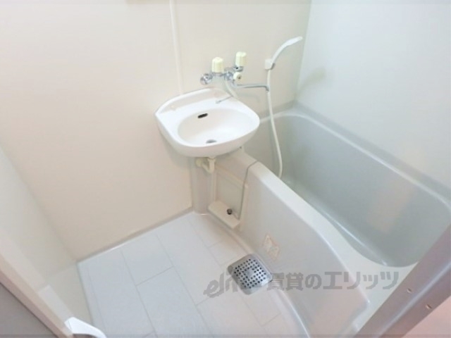 バス・シャワールーム　バス